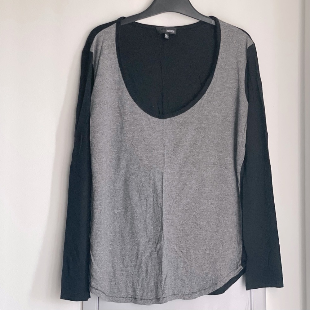 ARITZIA WILFRED FREE Gray and Black Long Sleeve Tee